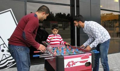 Ruslan Abışov "Fanzona"ya gəldi, hamı… - FOTOREPORTAJ