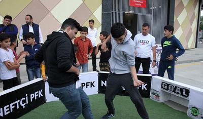 Ruslan Abışov "Fanzona"ya gəldi, hamı… - FOTOREPORTAJ