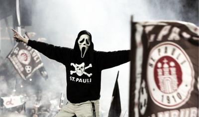 Almaniyada iki klubun azarkeşləri belə "savaşdı" - FOTO