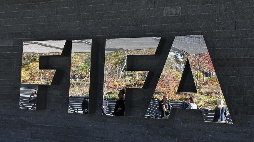 FIFA klub prezidentini futboldan ömürlük uzaqlaşdırdı
