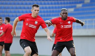 "Neftçi"nin məqsədi 1:0-ı qorumaq olmayacaq - FOTOLAR