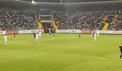 “Qarabağ”ın matçında meydana girən və Rəşadın üstünə qaçan - VİDEO+FOTOLAR