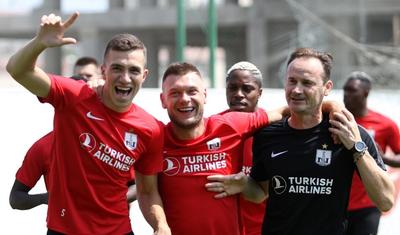 Bəlkə "Neftçi"nin bu oyunçusu Nazpərinin klipinə çəkilsin? - FOTOLAR