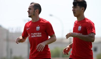 Bəlkə "Neftçi"nin bu oyunçusu Nazpərinin klipinə çəkilsin? - FOTOLAR