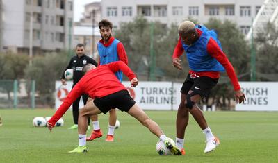 "Neftçi"də Bordini söhbətə çəkən kimdi? - FOTOLAR