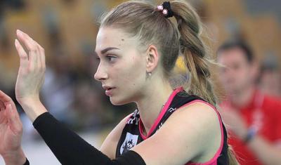 Azərbaycan millisinin hücumçusu Rumıniyada - FOTOLAR