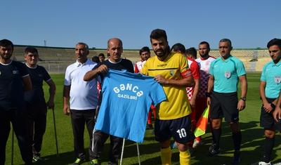 Qarabağ qaziləri Gəncə stadionunda meydana çıxdılar - FOTOLAR