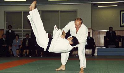 Olimpiya çempionu Putini tatamidə zədələdi - FOTO