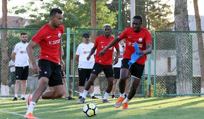 Gəlib baxdılar, “Neftçi“ni qanadlandırdılar - FOTOLAR