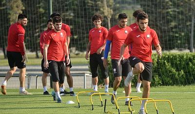 Bu futbolçu yenidən "Qəbələ"yə döndü: FOTOREPORTAJ