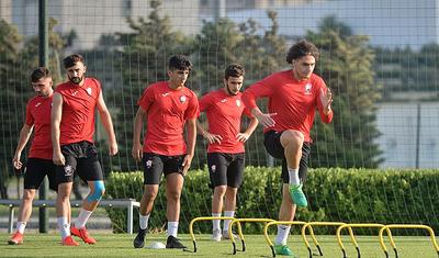 Bu futbolçu yenidən "Qəbələ"yə döndü: FOTOREPORTAJ