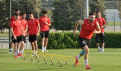 Bu futbolçu yenidən "Qəbələ"yə döndü: FOTOREPORTAJ