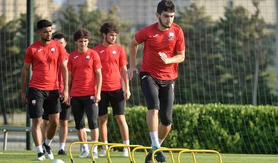 Bu futbolçu yenidən "Qəbələ"yə döndü: FOTOREPORTAJ