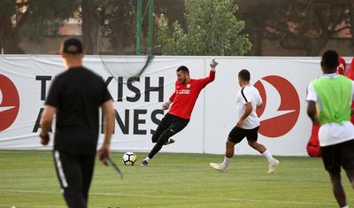 "Neftçi"nin baş məşqçisi – Mənə diqqət edin - FOTOLAR