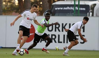 "Neftçi"nin baş məşqçisi – Mənə diqqət edin - FOTOLAR