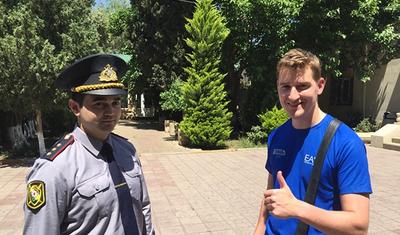 Futbol üçün Bakıya gəldi, əşyalarını itirdi, polis tapdı