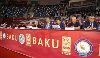 Rövnəq Abdullayev “Böyük dəbilqə”də nə etdi?  - FOTOLAR