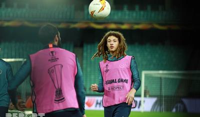 İngiltərə klubunun futbolçuları Bakıda bir-birini "qırdı" - FOTOLAR