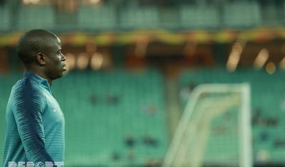İngiltərə klubunun futbolçuları Bakıda bir-birini "qırdı" - FOTOLAR