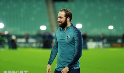 İngiltərə klubunun futbolçuları Bakıda bir-birini "qırdı" - FOTOLAR