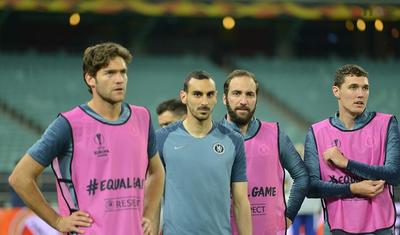 İngiltərə klubunun futbolçuları Bakıda bir-birini "qırdı" - FOTOLAR