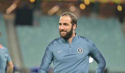 İngiltərə klubunun futbolçuları Bakıda bir-birini "qırdı" - FOTOLAR