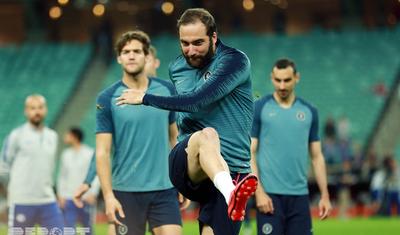 İngiltərə klubunun futbolçuları Bakıda bir-birini "qırdı" - FOTOLAR