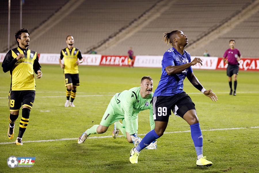 "Qarabağ"dan gedən hücumçu özünü dəliliyə vurub? - FOTO