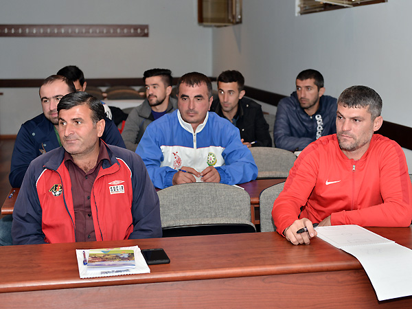 AFFA-nın seminarı yeni, forması köhnə - FOTOLAR