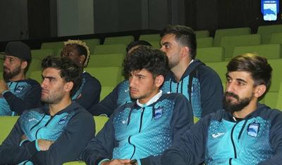 Zaur Həşimov fəxri prezidentin qarşısında söz verdi -