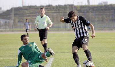 "Neftçi"nin futbolçusu "əsgər salamı" verdi