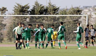 "Neftçi"nin futbolçusu "əsgər salamı" verdi