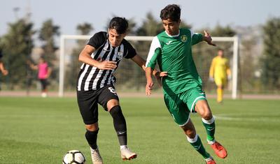 "Neftçi"nin futbolçusu "əsgər salamı" verdi
