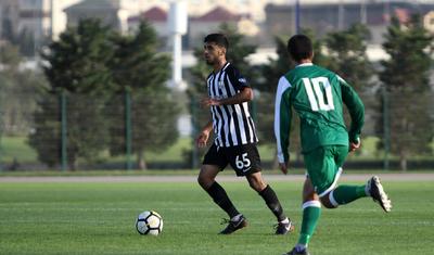 "Neftçi"nin futbolçusu "əsgər salamı" verdi