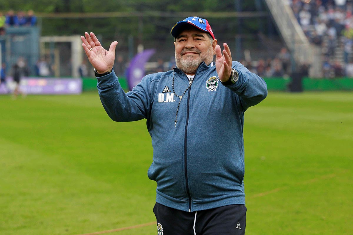 Maradona yenə öz kefində - VİDEO 