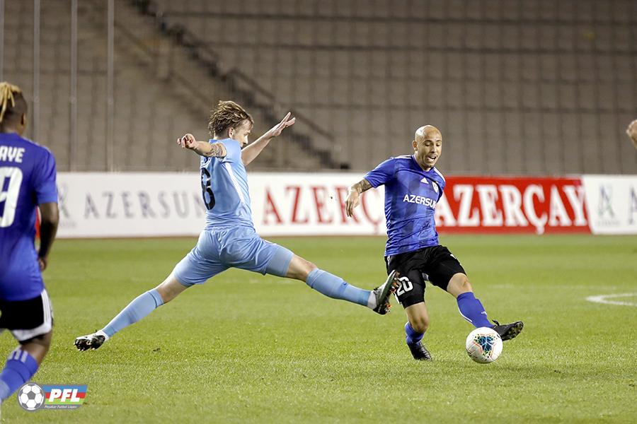 Türk məşqçi "Səbail"in futbolçusuna dəvət göndərdi