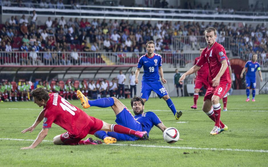 Millidə eyni futbolçular oynayır - yığmamızın keçmiş oyunçusu