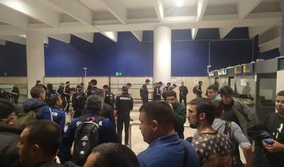 "Qarabağ" 7 saatlıq uçuşdan sonra mənzil başına çatdı -