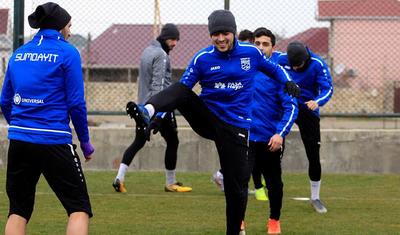 "Sumqayıt" başladı, Abbasov Məkkəyə getdi -