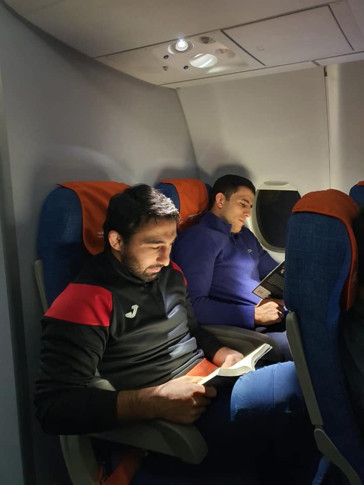 Yığmamızın üzvləri kitab da oxuyarmış… - FOTO
