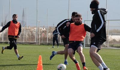 "Sabah"ın baş məşqçisi futbolçulara qoşulub… -