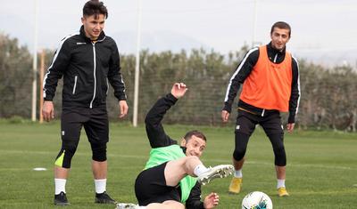 "Sabah"ın baş məşqçisi futbolçulara qoşulub… -