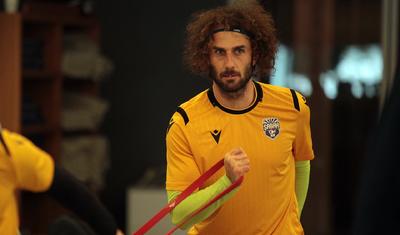 "Sabah"ın baş məşqçisi futbolçulara qoşulub… -