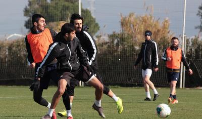"Sabah"ın baş məşqçisi futbolçulara qoşulub… -