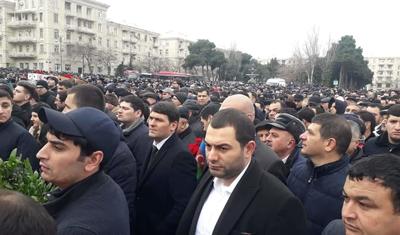 "Güloğlan Cabbarovun kifayət qədər hörməti var" -