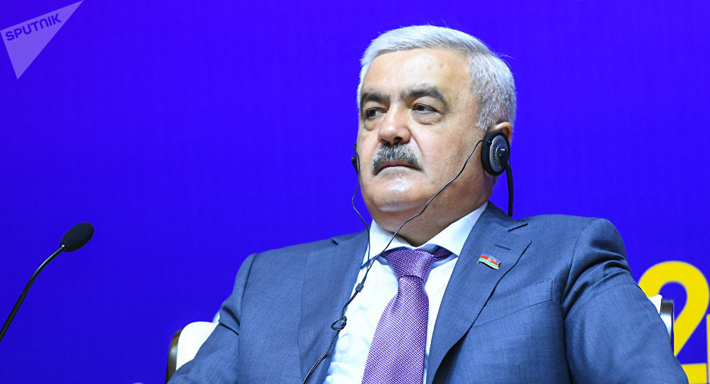 Rövnəq Abdullayev: "Heç nə vecimə deyil"