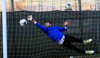 Azərbaycanlı baş məşqçi futbolçularından geri qalmadı -
