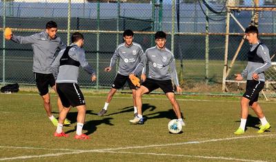 Azərbaycanlı baş məşqçi futbolçularından geri qalmadı -