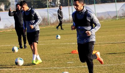 Azərbaycanlı baş məşqçi futbolçularından geri qalmadı -