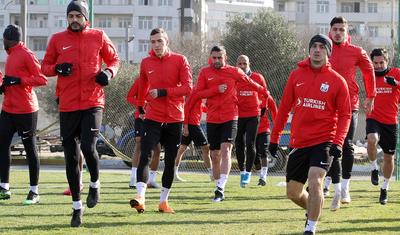 Dario qayıtdı, onu isə bəyənməyib yola saldılar